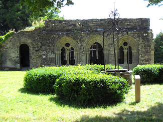 vestige du cloitre de l abbaye de saint maurice